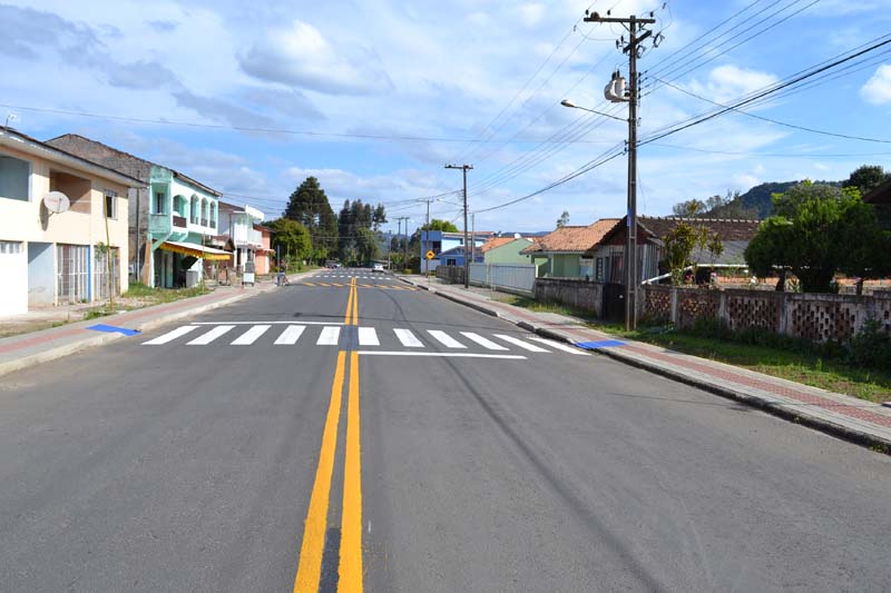 Ruas pavimentadas por meio do Programa Nosso Asfalto são sinalizadas ...