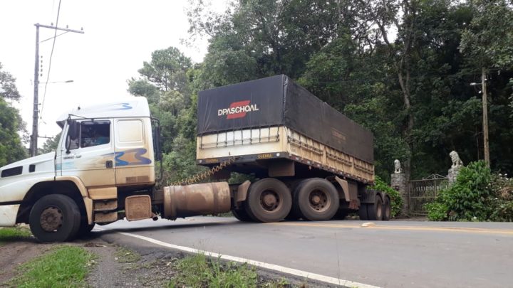 caminhao-transito-venceslauvaz-3-720x405