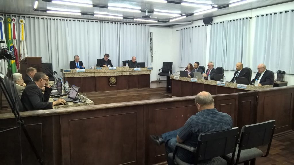 camara-politica-terca