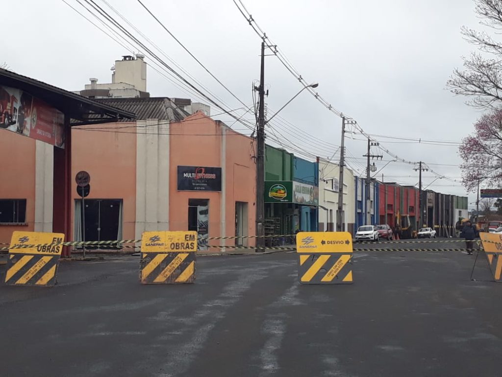 transito-bloqueio-uva