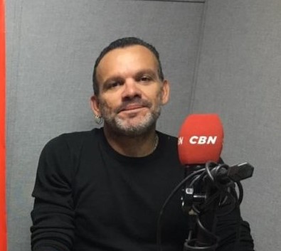 charles-entrevista2