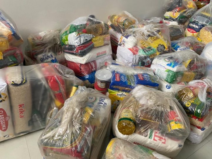 Cejusc-realiza-entrega-de-cestas-basicas-doadas-por-parceiros-do-forum-2-720x540