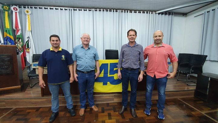 Presidente do PSDB Marcelo Veiga, Erico Rosenscheg, Eliseu Mibach e Neilor Grabovski, presidente do MDB