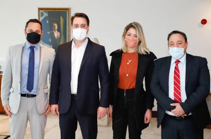 Thyago Pigatto, Ratinho Júnior, Gabi e Hussein Bakri. (Foto: Assessoria).
