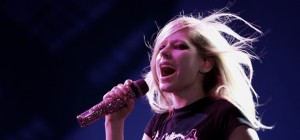 Avril Lavigne grava música para trilha de animação