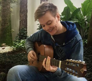 michel-telo-viola