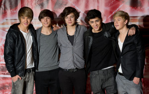 LONDON, ENGLAND - DECEMBER 09: (L-R) Liam Payne, Louis Tomlinson, Harry Styles, Zane Malik and Niall Horan of 'One Direction' attend a photocall during the X Factor press conference at the Connaught Hotel on December 9, 2010 in London, England.  (Photo by Ian Gavan/Getty Images)