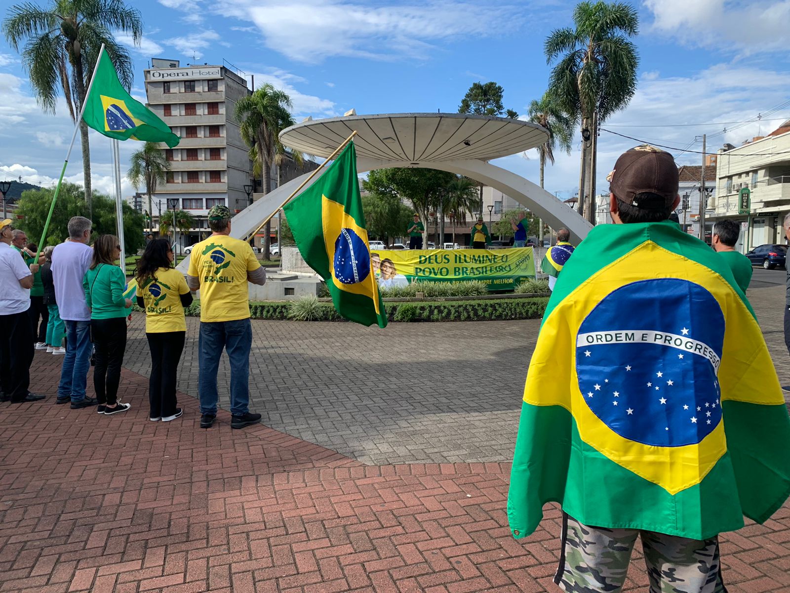 Grupo realiza Manifestação Nacional pela Liberdade no Vale do Iguaçu