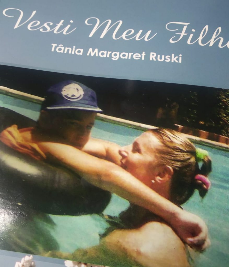 Vesti Meu Filho Tânia Margaret Ruski dedica livro para seu filho Zeca