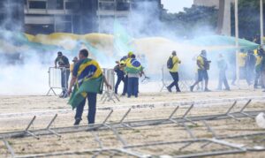 Brasil vivencia seu próprio 'Capitólio' com atos antidemocráticos em Brasília