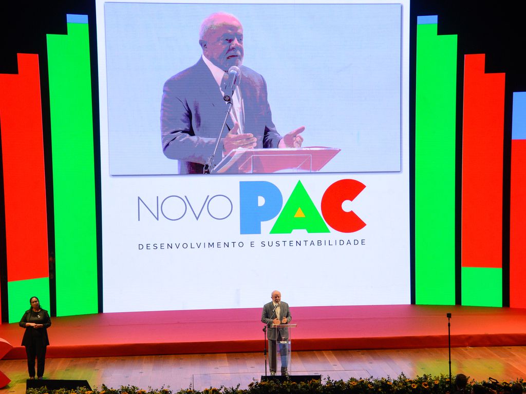 O presidente da República, Luiz Inácio Lula da Silva fala durante cerimônia de lançamento do Novo Programa de Aceleração do Crescimento (PAC)
