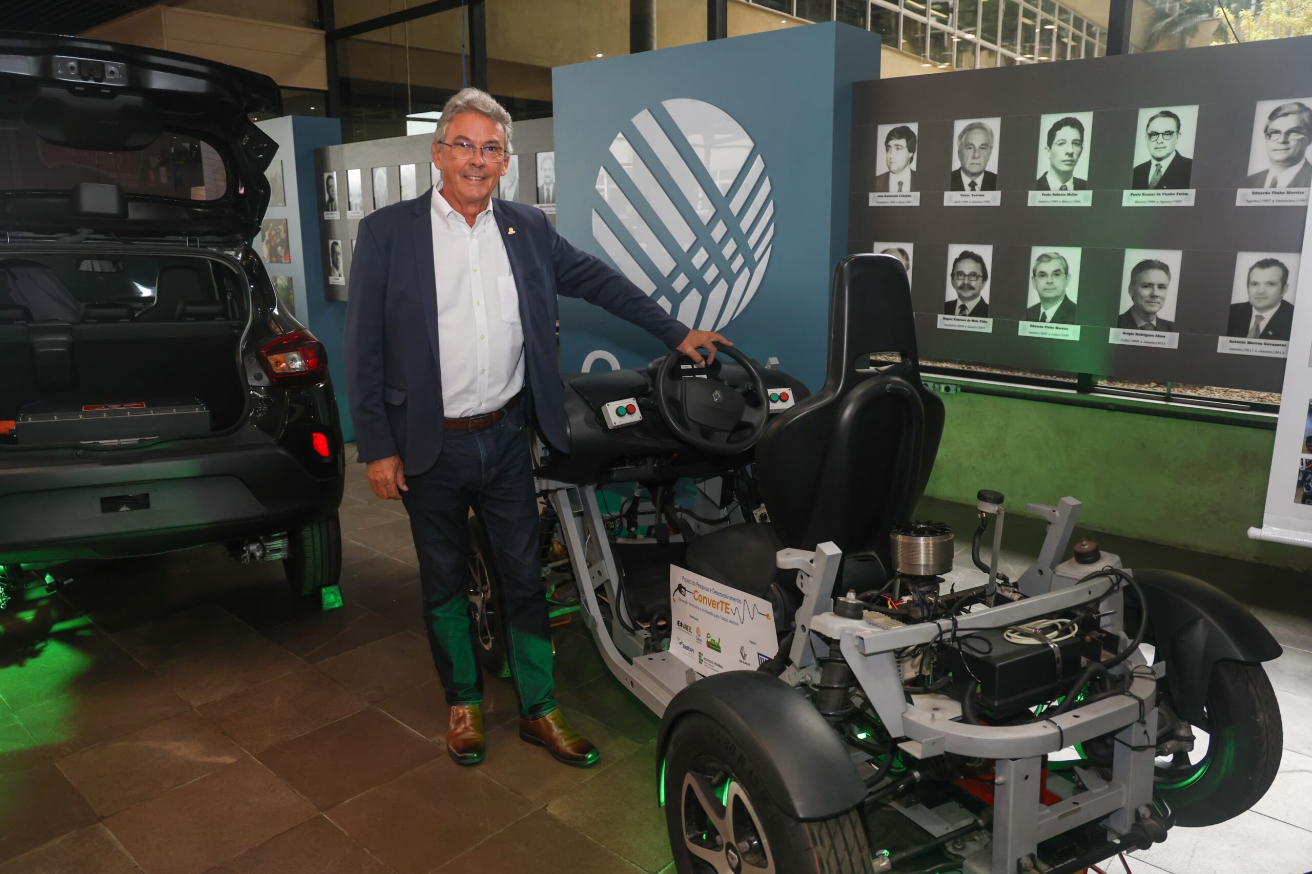 Celesc anuncia R$ 5,5 milhões para projeto que converte frotas públicas em carros elétricos
