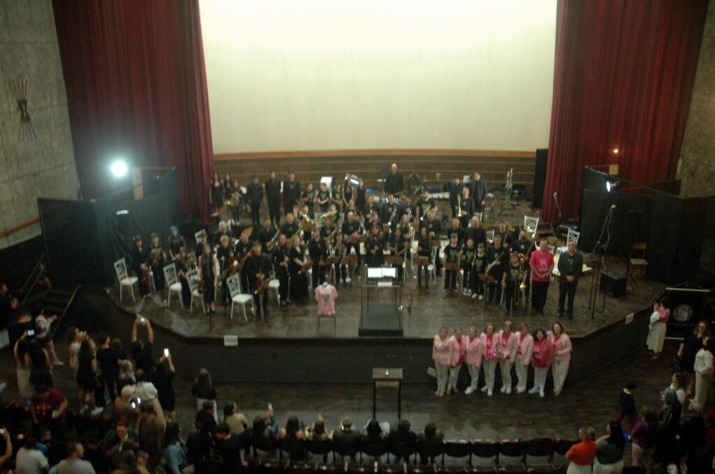Concerto do Instituto SIM lota Cine Ópera numa noite musical surpreendente