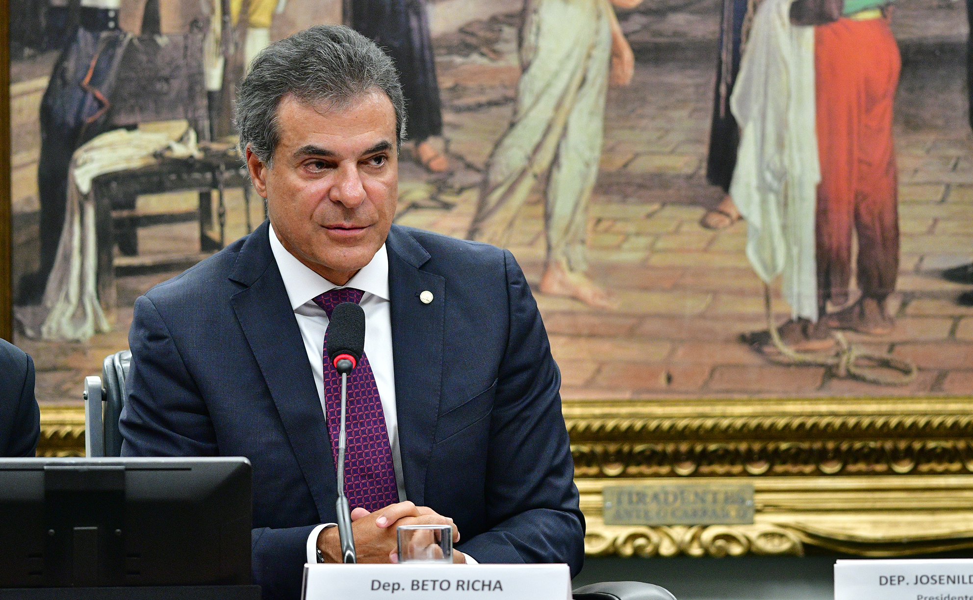 Beto Richa: “Ninguém aguenta mais essa encheção de saco dessas operadoras ao longo do dia”
