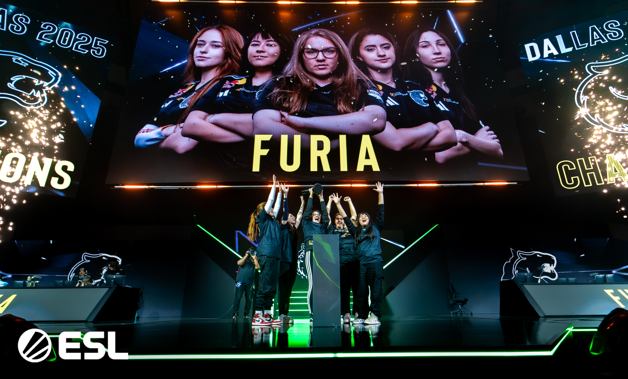 União-vitoriense Izaa Galle conquista topo do mundo em campeonato de CS2