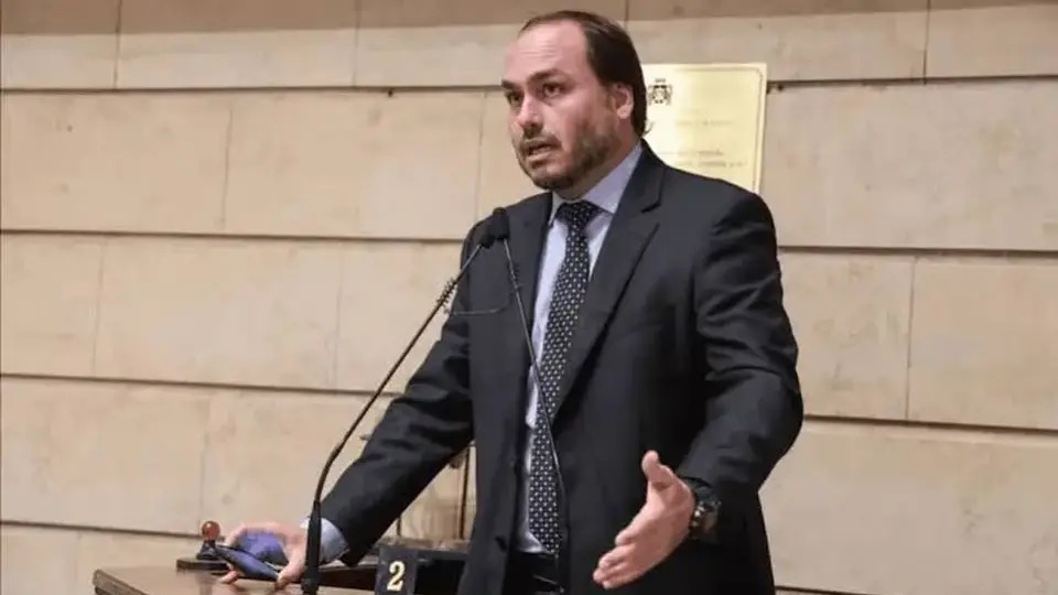 COLUNA PELO ESTADO: Carlos Bolsonaro por Santa Catarina?