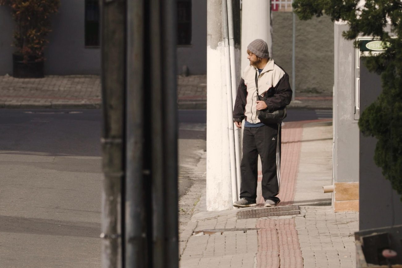 COLUNA PELO ESTADO: Prefeito se disfarça para tentar encontrar solução de problema da cidade