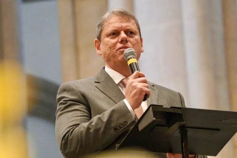 COLUNA PELO ESTADO: Tarcísio de Freitas já é nome disputado pela direita