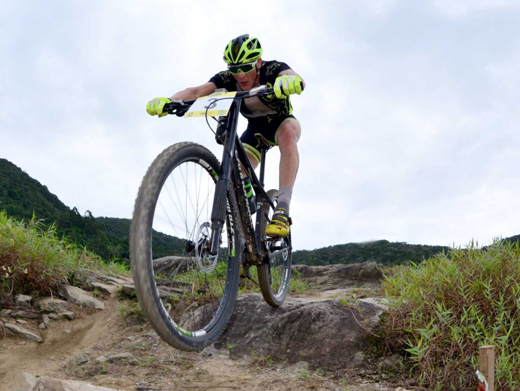 Esportes: Catarinense de MTB, aberto de futsal e Taekwondo