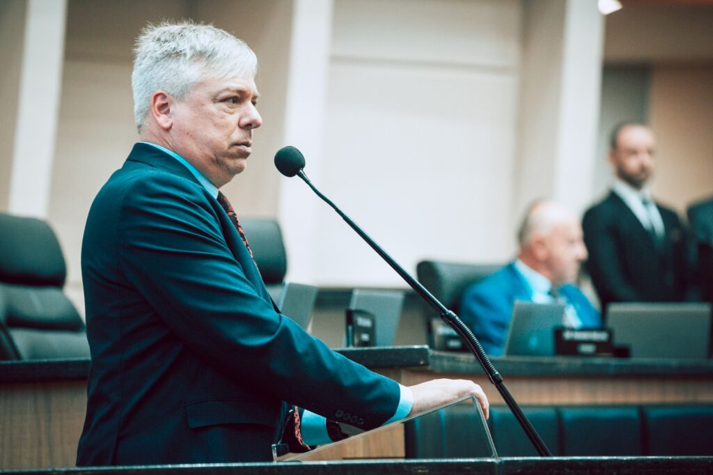 COLUNA PELO ESTADO: PEC da Blindagem e as prioridades dos parlamentares brasileiros