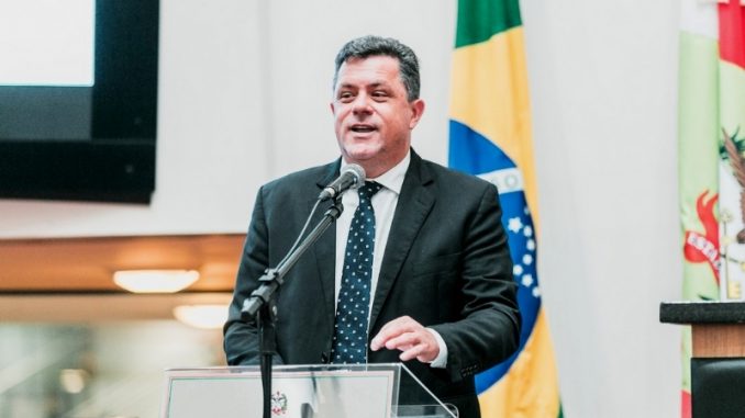 COLUNA PELO ESTADO: PEC da Blindagem é questionada por ambos os lados