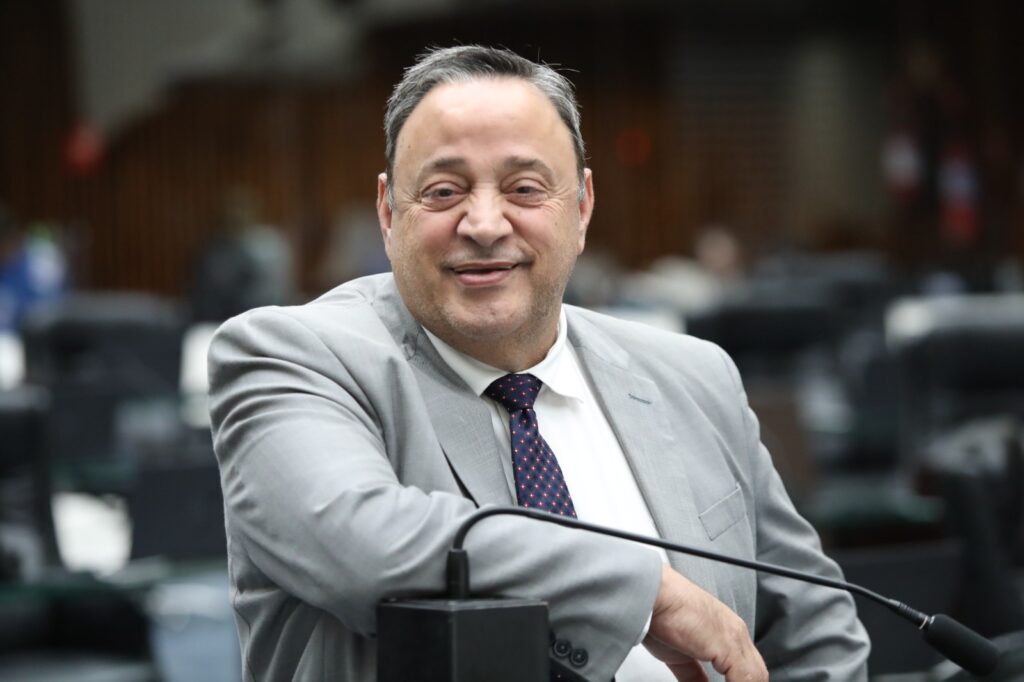 Hussein Bakri comemora aprovação unânime do projeto que reduz IPVA no Paraná