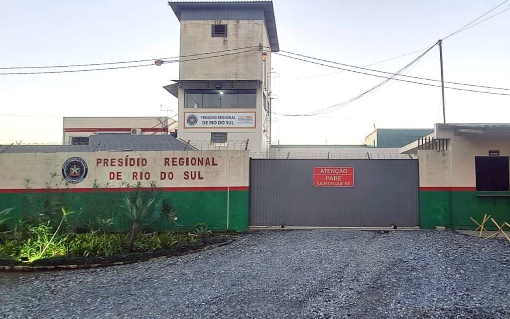 COLUNA PELO ESTADO: Superlotação de presídio preocupa o MPSC