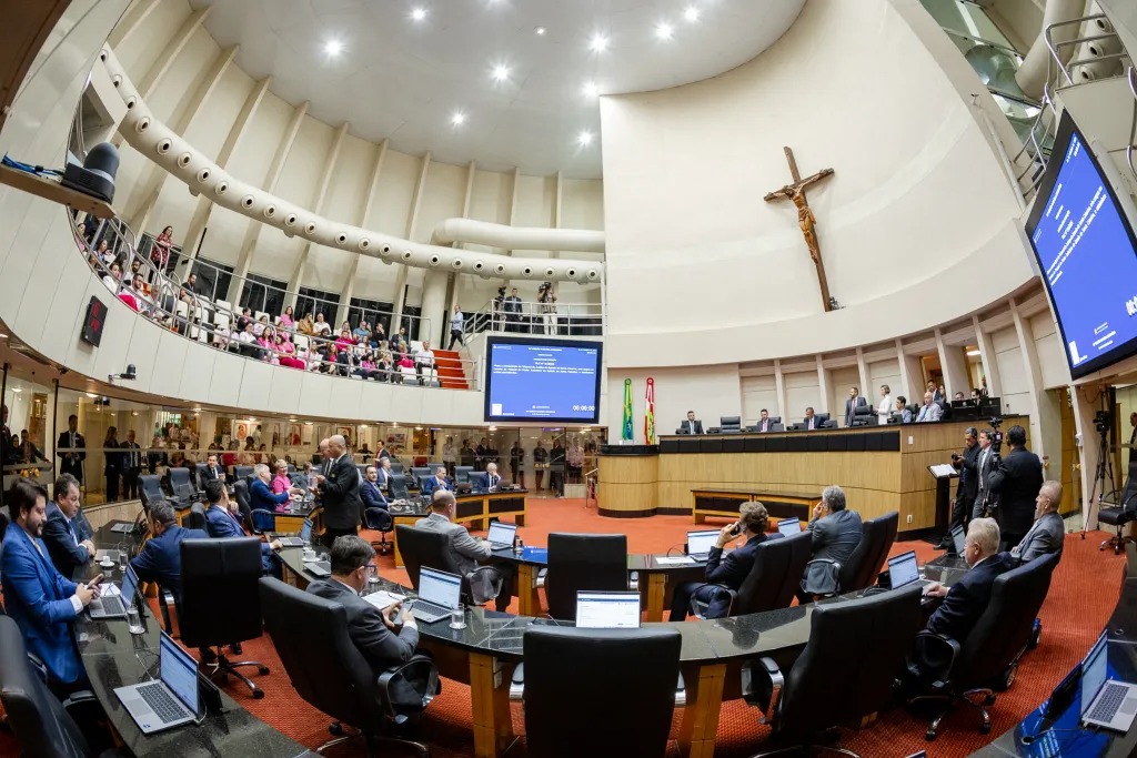 Aumento do número de desembargadores é aprovado na Alesc