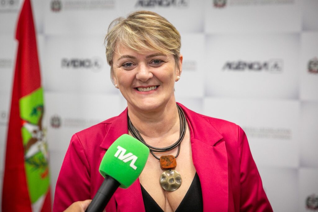 COLUNA PELO ESTADO: Projeto que garante mais direito aos ACTs uniu PL, PSD e PT na Alesc