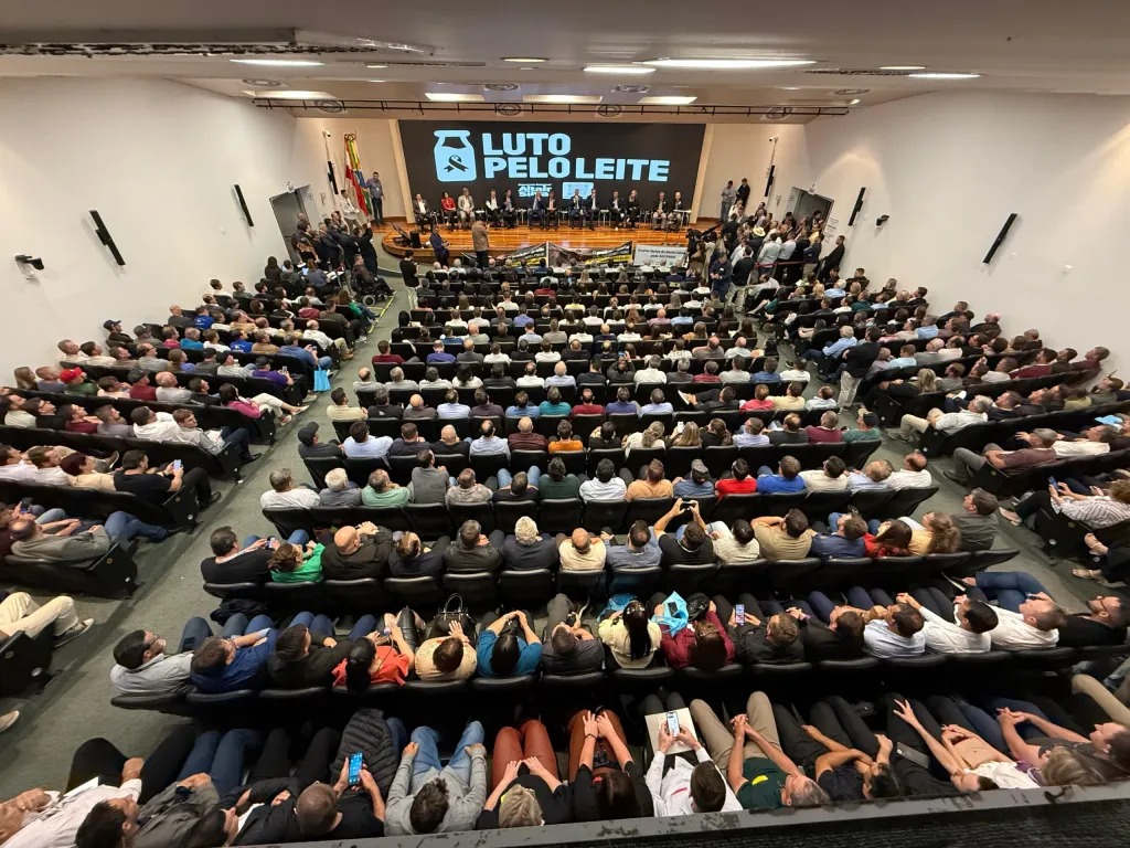 COLUNA PELO ESTADO: Alesc debate a crise do leite em Audiência Pública