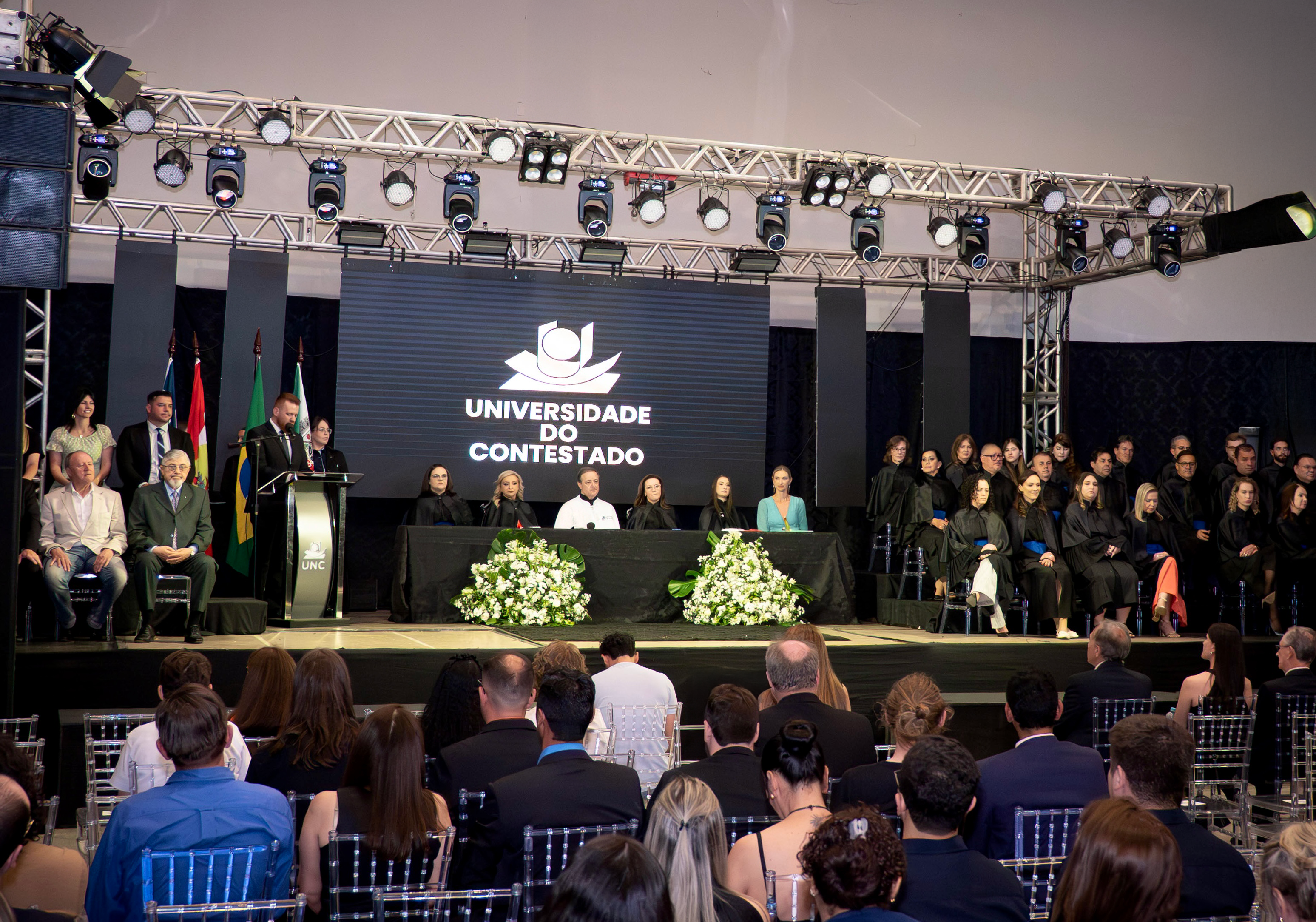 UNC comemora 55 anos em cerimônia marcada por homenagens