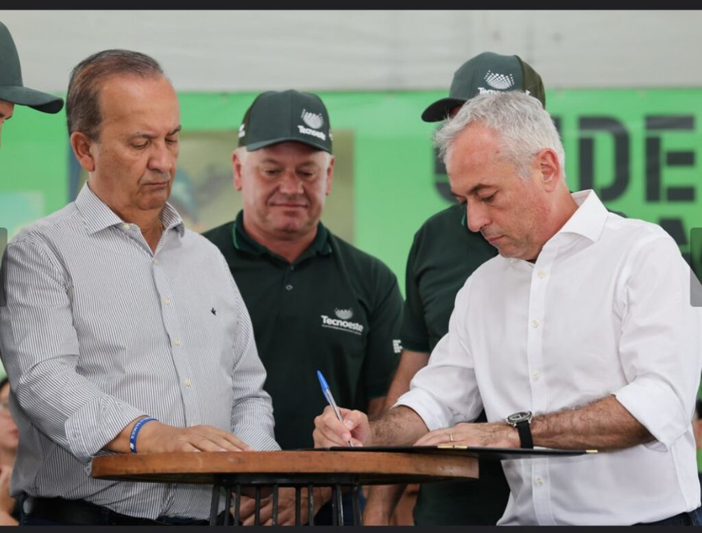 COLUNA PELO ESTADO: SC anuncia R$ 240 milhões em crédito para produtores do leite