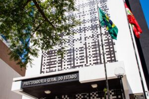 COLUNA PELO ESTADO: PGE/SC reverte decisÃ£o e evita prejuÃ­zo bilionÃ¡rio