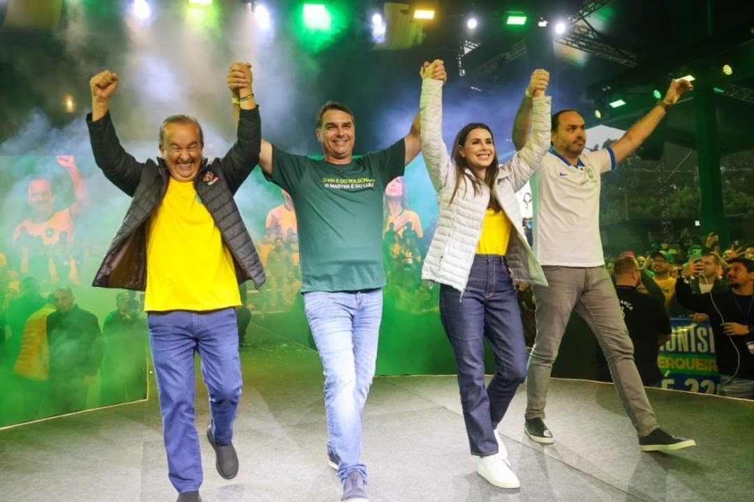 COLUNA PELO ESTADO: PSD e PL movimentam a direita catarinense no final de semana