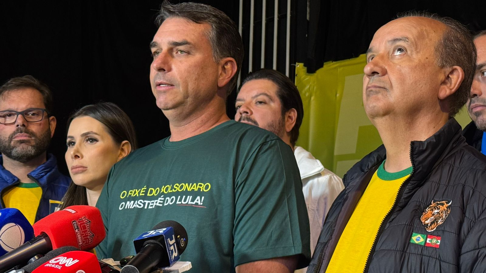 COLUNA PELO ESTADO: Divulgação de áudios de Flávio Bolsonaro mexem com SC