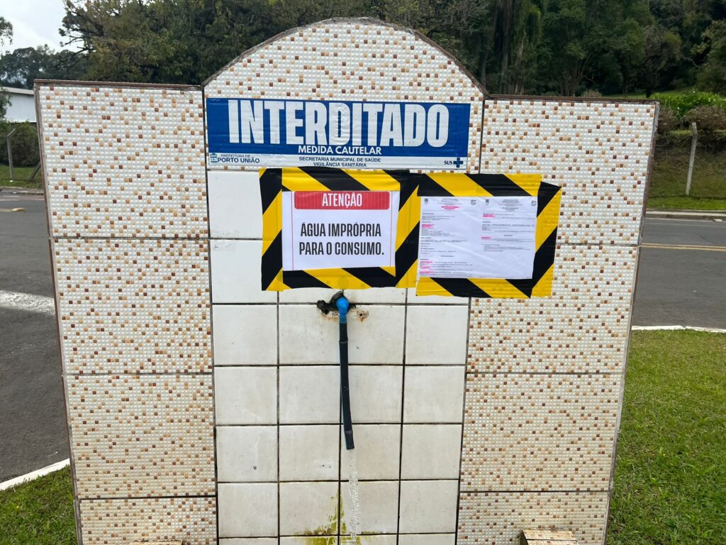 Porto União interdita bicas por presença de bactéria; veja quais