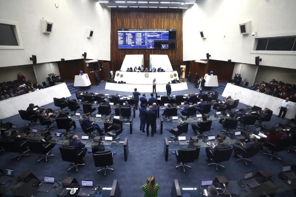 COLUNA PELO PARANÁ: Blindagem industrial, conta mais cara e mais