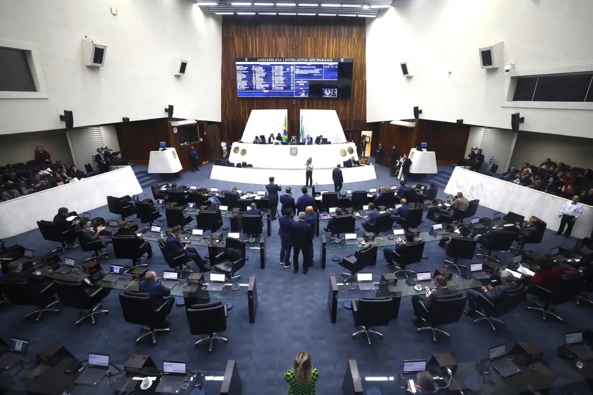 COLUNA PELO PARANÁ: Blindagem industrial, conta mais cara e mais
