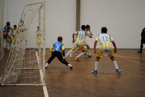Bituruna aplica goleada no futsal masculino B