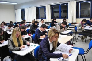Curso de Direito da Uniguaçu realizou primeiro simulado do Enade 2012