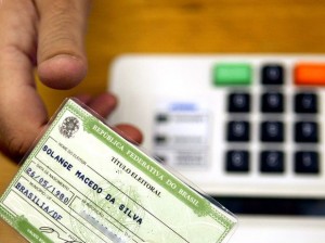 Eleitores têm até esta quarta para colocar em dia o título eleitoral