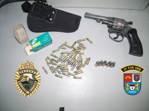 generalcarneiro-casanoturna-policiamilitar PM de General Carneiro apreende arma de fogo em casa noturna
