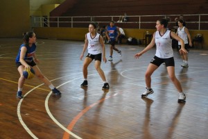 Com facilidade, basquete feminino de Porto União vence no estadual Sub-17