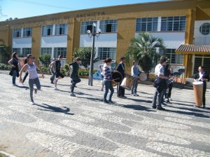 desfileensaio-setedesetembro-uniaodavitoria Estudantes se preparam para o desfile do Dia da Independência