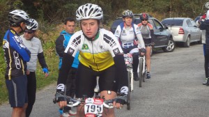 Atleta local se prepara para competições de ciclismo