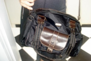 PM encontra bolsa com objetos de furto e identidade do ladrão