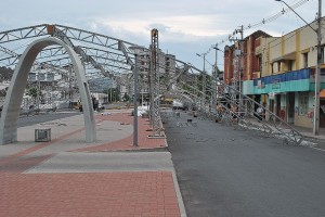 Comerciantes reclamam do fechamento da rua durante os preparos da Festa Nacional do Steinhaeger e do Xixo