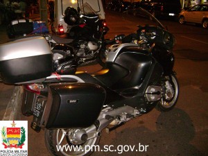 PM de Porto União autua motociclistas argentinos