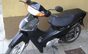 Menor é apreendido com motos furtadas