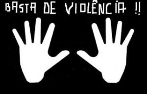 Travestis são presos por espancarem homem e ameaçar mulher